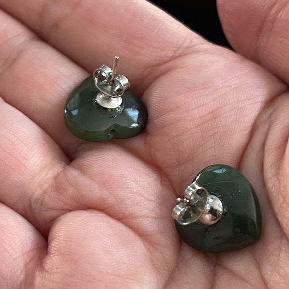 Carved natural nephrite jade heart sterling silver stud earrings - Picture 3 of 3